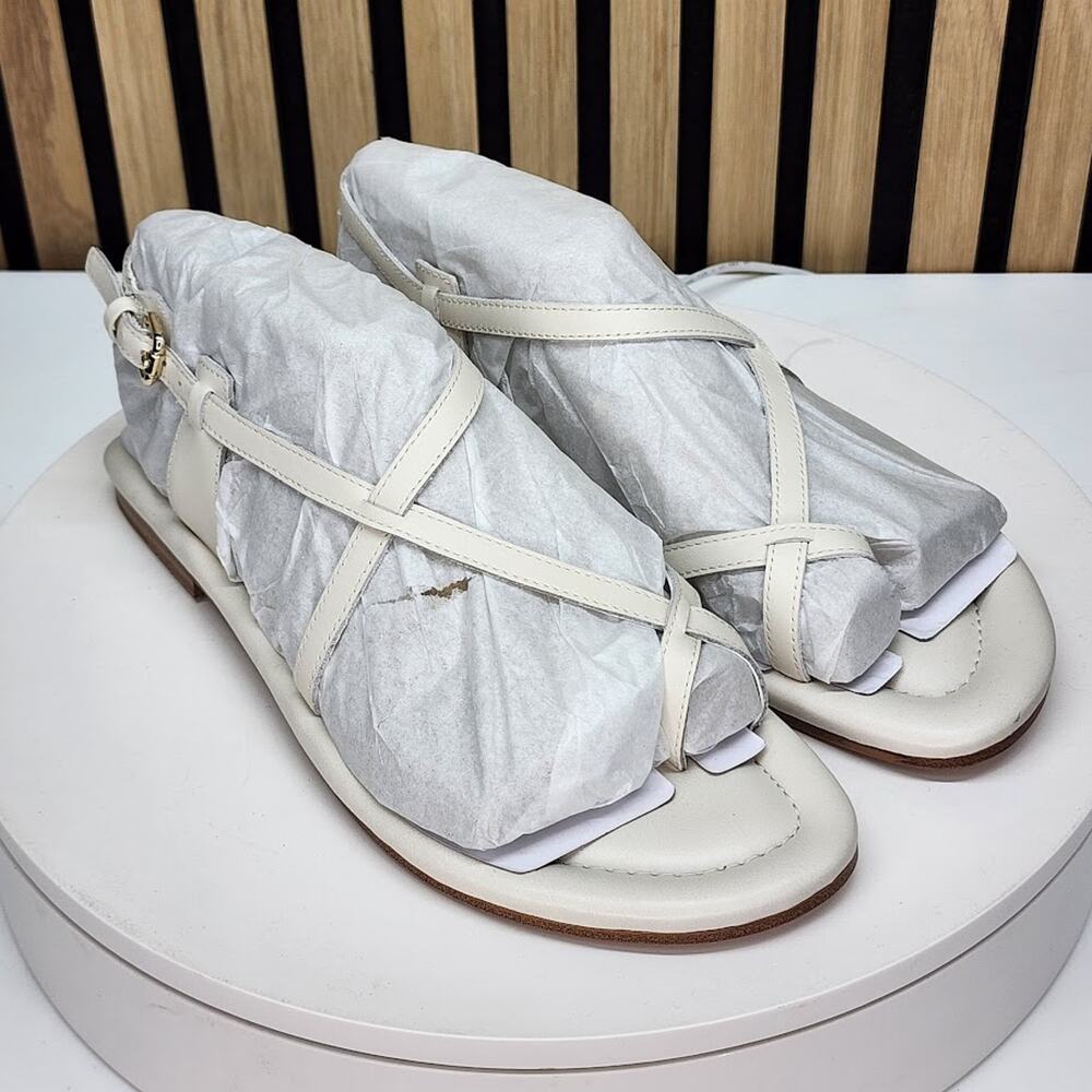 NEW - Marc Fisher LTD Gerty Women’s Ivory Strappy Flat Sandals Leather Size 10